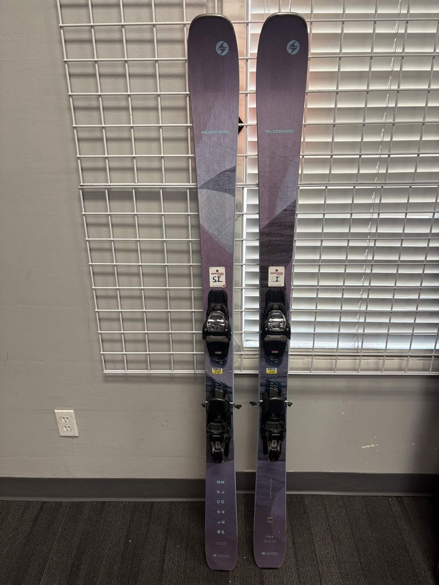 Lightly Used Blizzard Black Pearl 88 164cm Skis w/ Marker 11 TCX Bindings