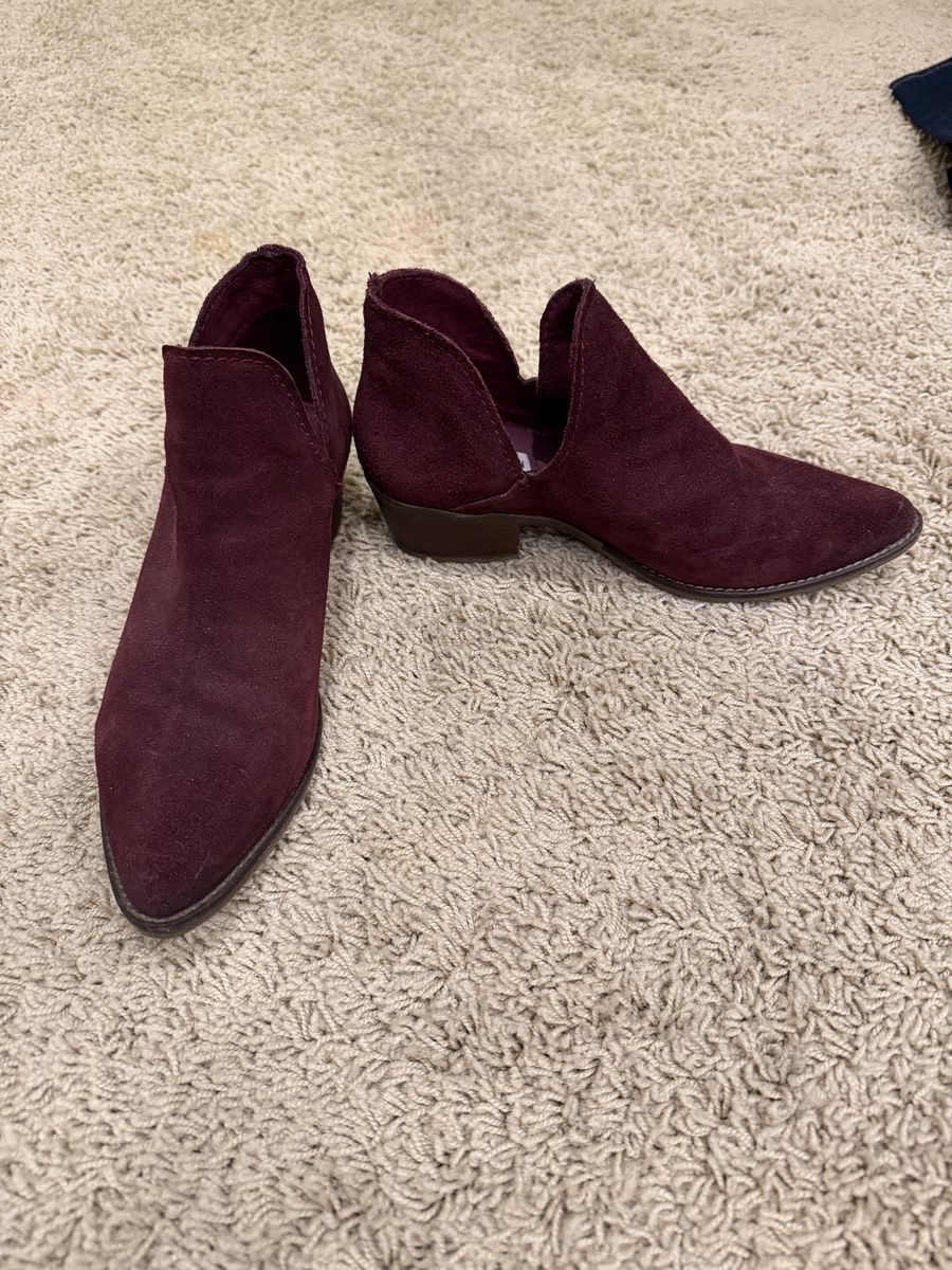 WOMEN’S SHOE / BOOT BUNDLE – 6 PAIRS
