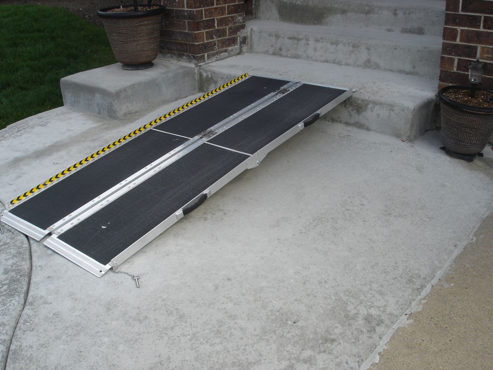 Suitcase Folding Wheelchair/Scooter Ramp – Portable & Heavy-Duty