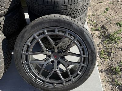 Vossen wheels with new tires 24x10 6x139.7 (6x5.5)
