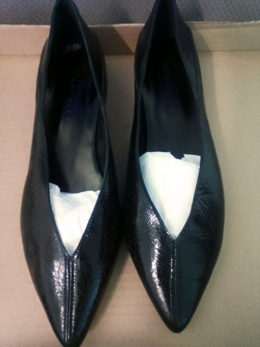 Marcella New York Women's Black  Leather Pointed  Flats