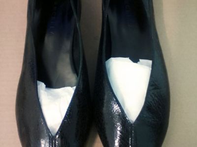 Marcella New York Women's Black Leather Pointed Flats