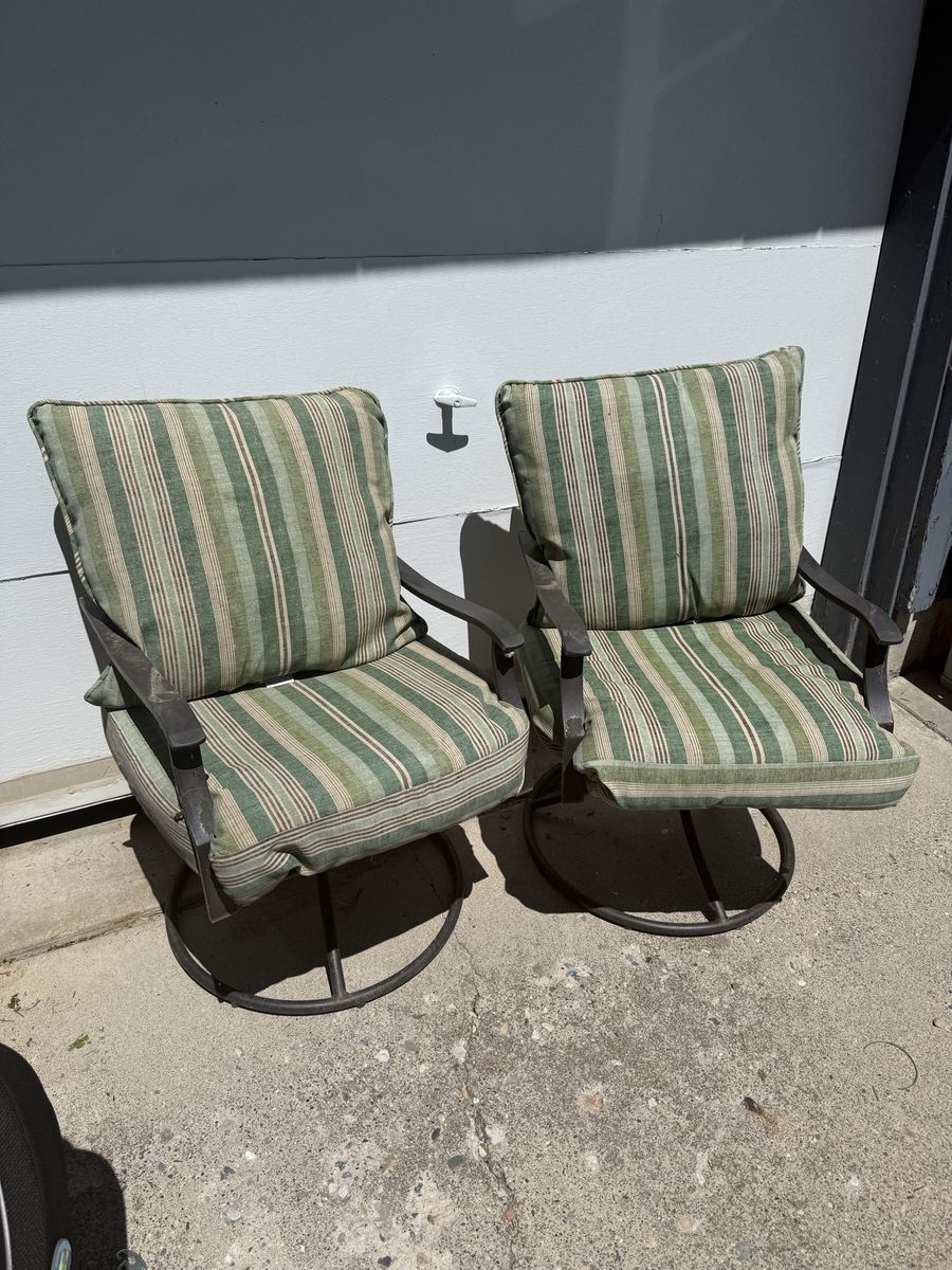 Pair of swivel outdoor chairs