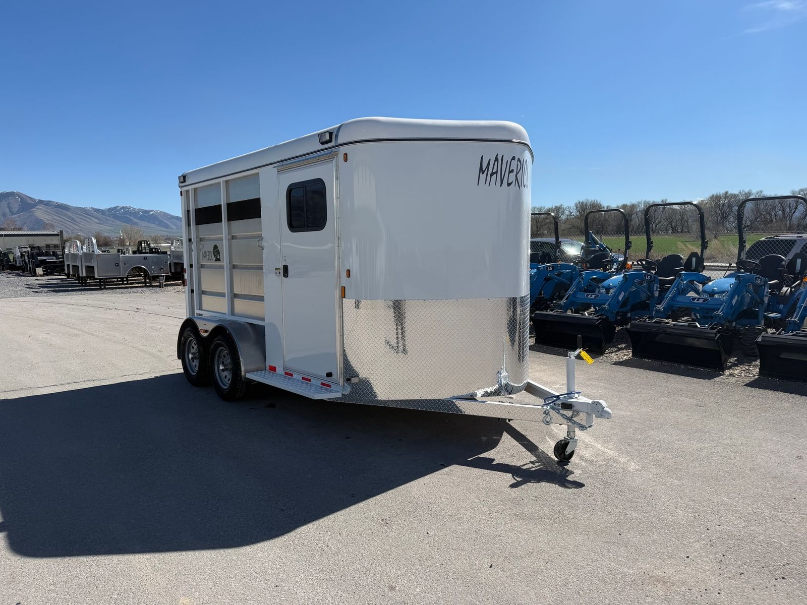 2026 Maverick 2 Horse Slant Load