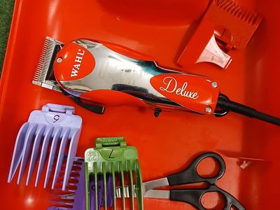 Wahl U-Clip deluxe dog clippers like new