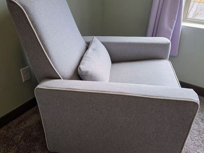 Davinci Piper 360° Swivel Rocker Recliner Nursing Chair