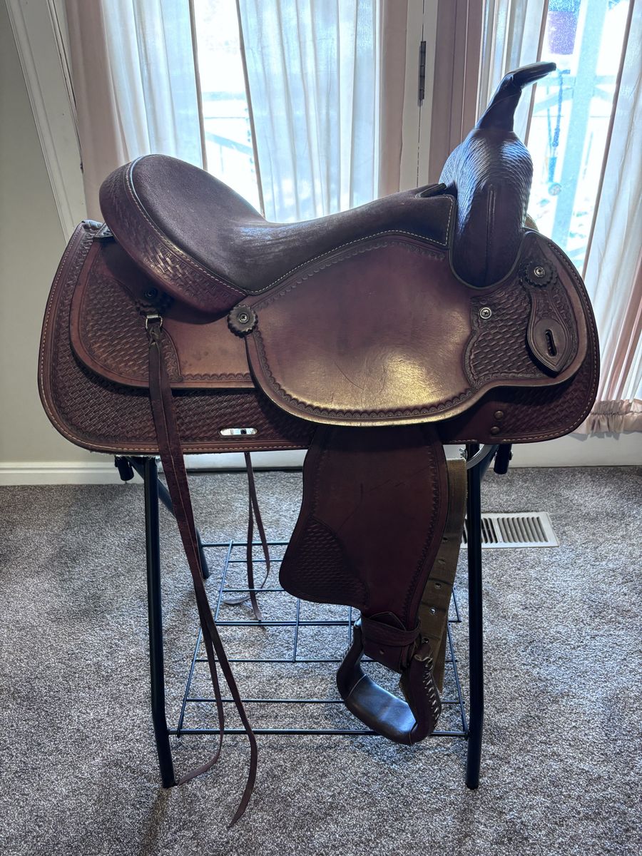Crates Trail Saddle