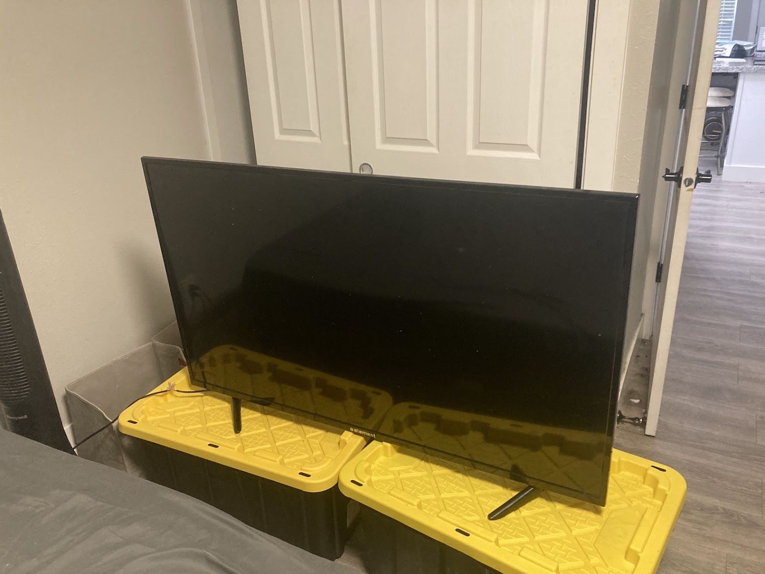 Element Electronics 55" Class Smart 4K UHD TV - No Remote