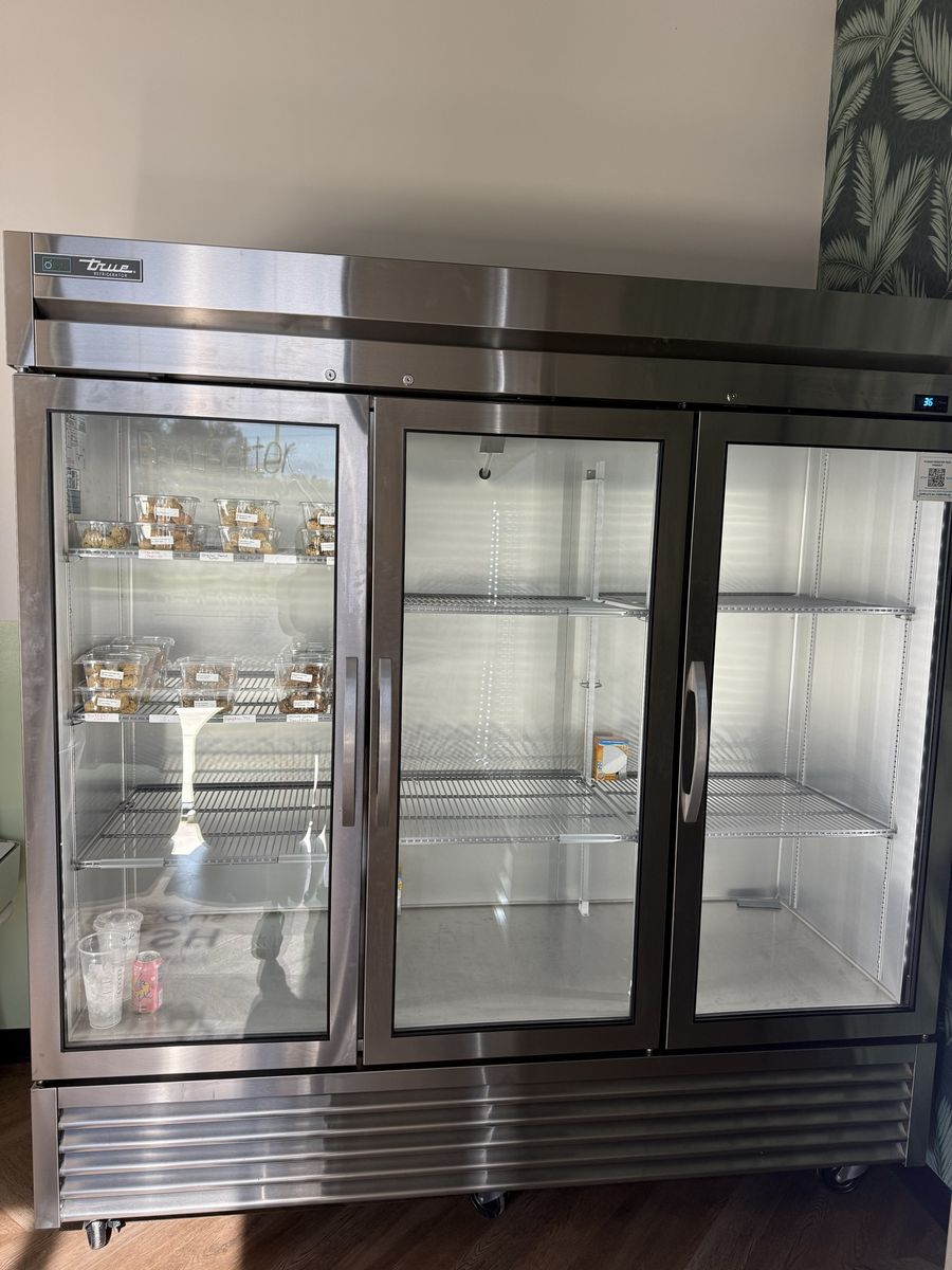 True Refrigerator T-72G-HG-FG01 Commercial 3-Glass Door Natural Refrigerant 115V