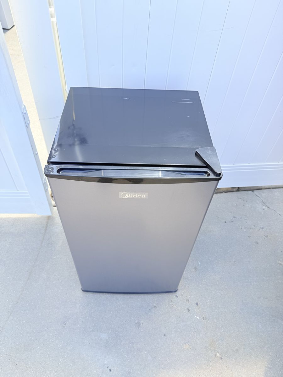 Main image 3