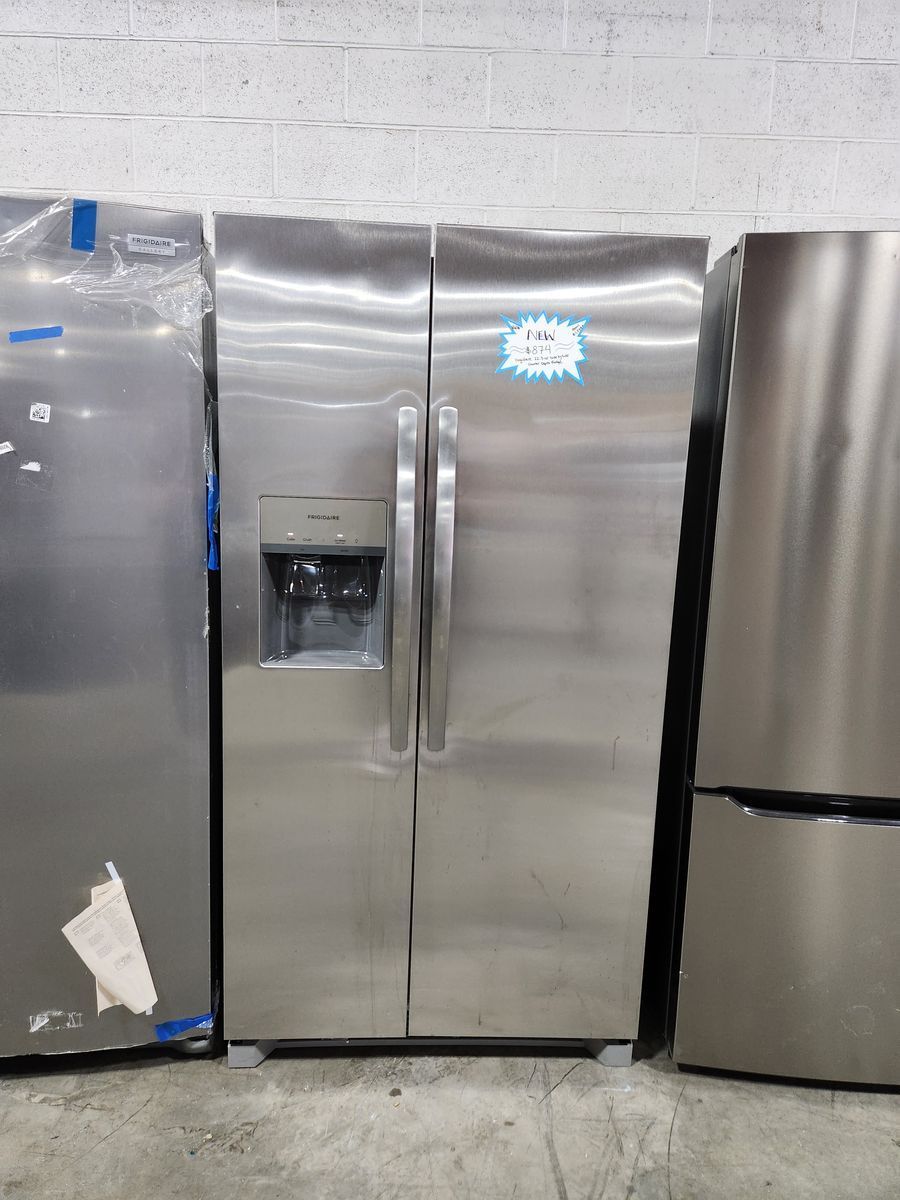 NEW! FRIGIDAIRE STAINLESS STEEL SIDE BY SIDE 22.3 CF FRIDGE