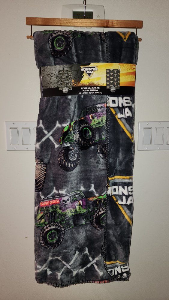Monster Jam Grave Digger Reversible Cuddle Plush Throw Blanket, 50"x70"