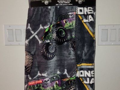 Monster Jam Grave Digger Reversible Cuddle Plush Throw Blanket, 50"x70"