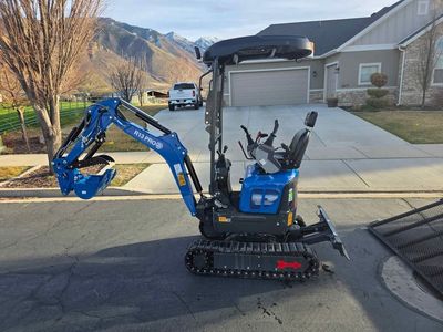 Rippa R13 Pro Mini Excavator – Kubota Diesel, Retractable Tracks