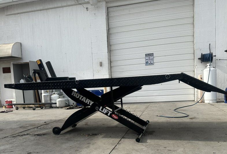 Rotary/Forward Lift 1,000 lb. lift