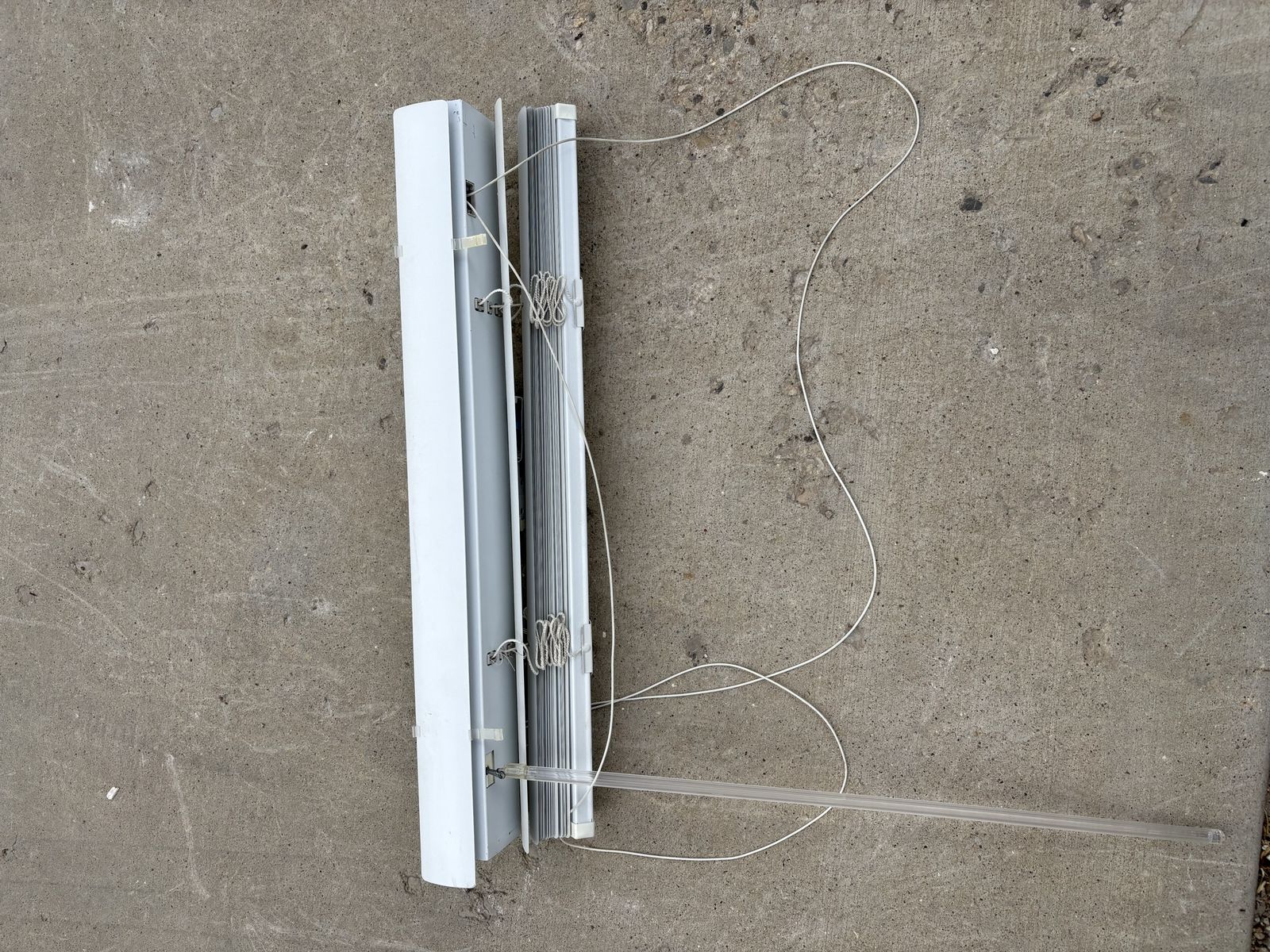 Used Hunter Douglas Window Blind Metal Slats