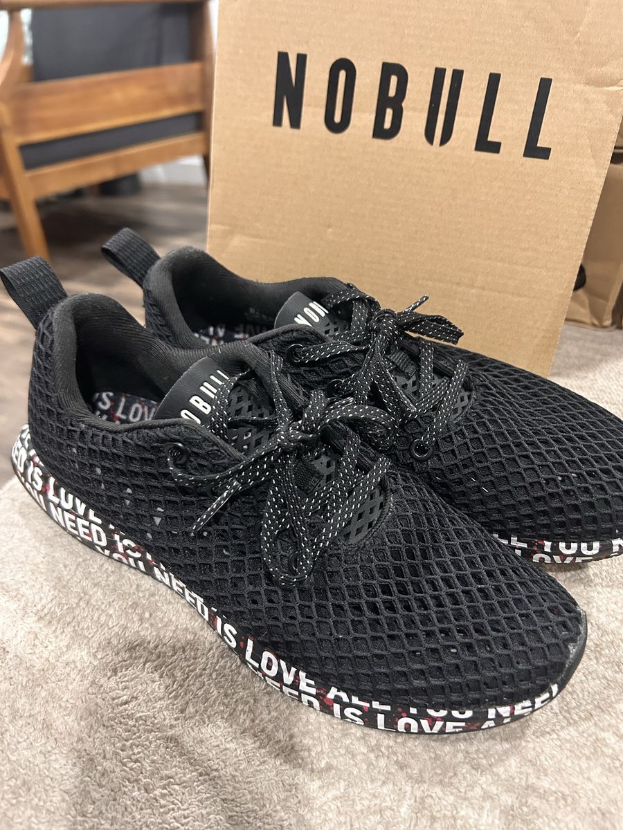 NO BULL WOMENS SZ 8 RUNNING SHOES