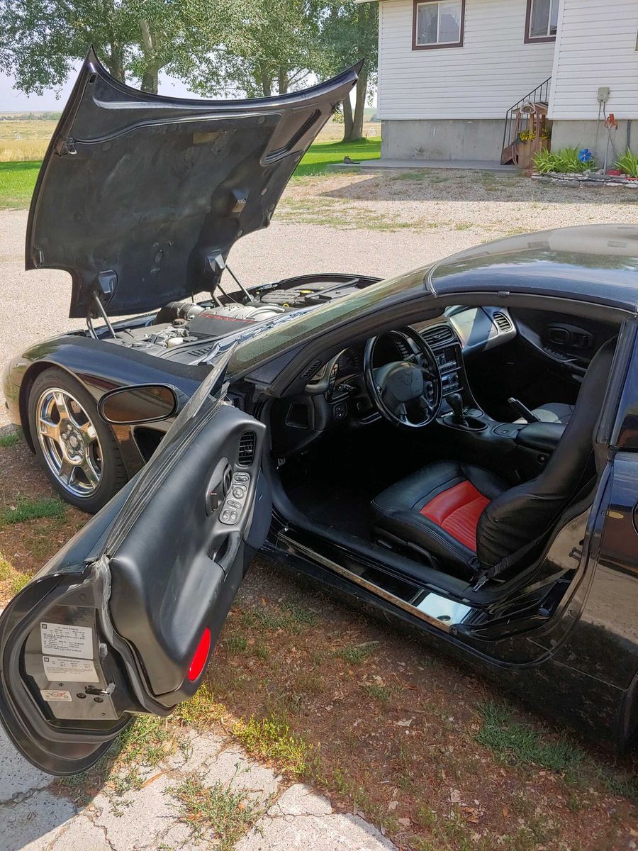 2002 CHEVROLET CORVETTE Base
