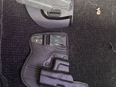 IWB and OWB holsters for glock 17