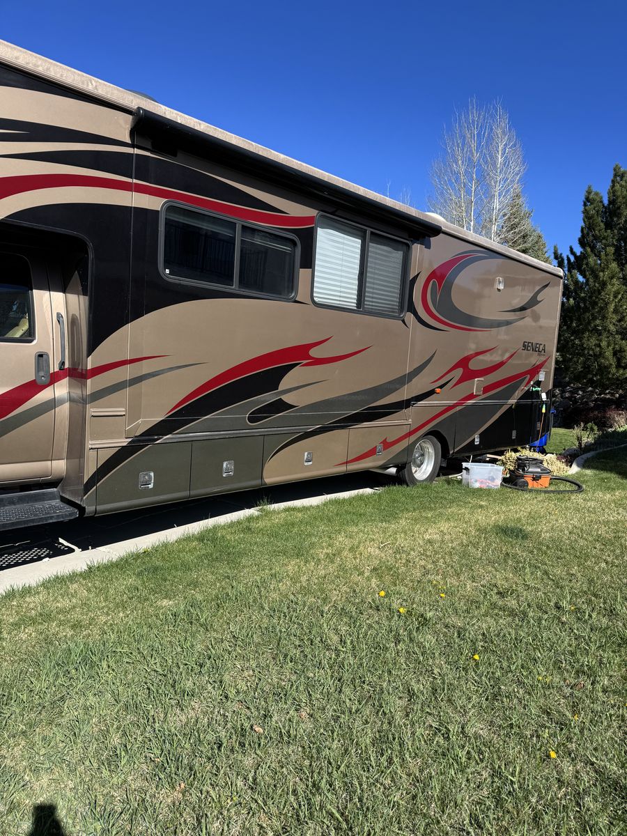2007 Jayco Seneca 34SS