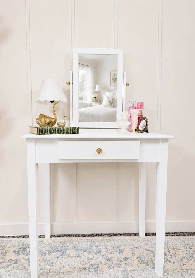 Simple Modern Style White Vanity Desk | Modern Makeup Vanity Desk | Vanity Desk