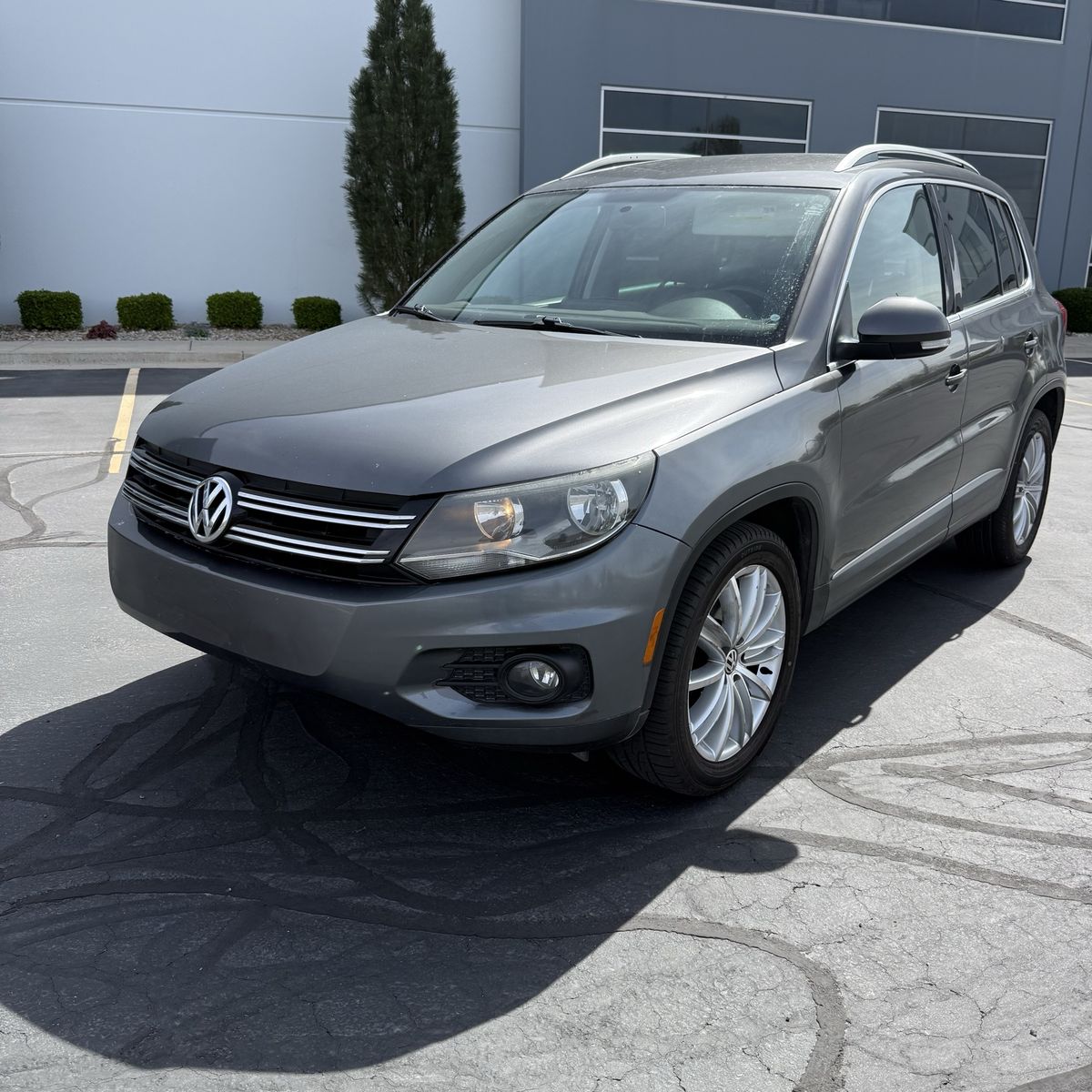 2014 VOLKSWAGEN TIGUAN 2.0T SE 4Motion