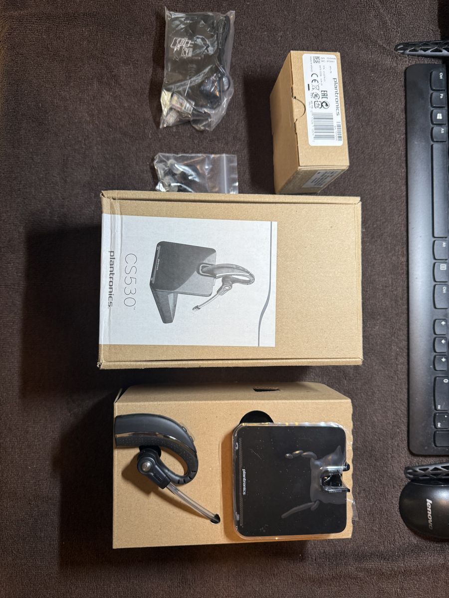 Brand New Plantronics CS530 Wireless DECT Headset System with Charging Base