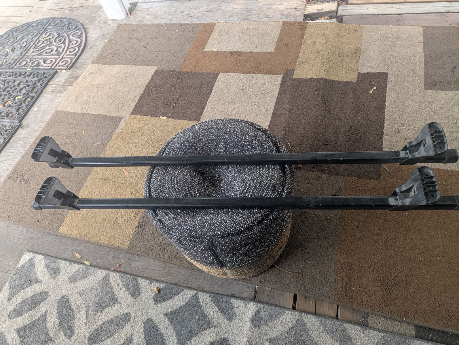 Thule cross bar 