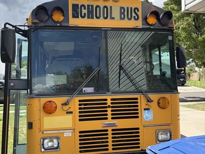 Skoolie 2004 Thomas Saf-T-Liner EF Model 0908S