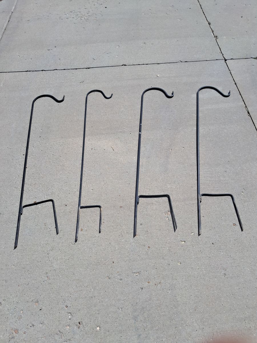 Garden shepherd hooks