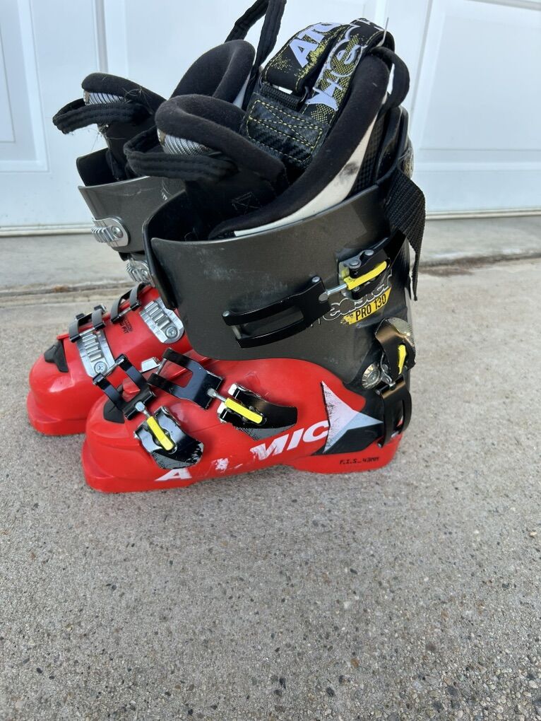 Atomic Ski Boots 43mm Size 10