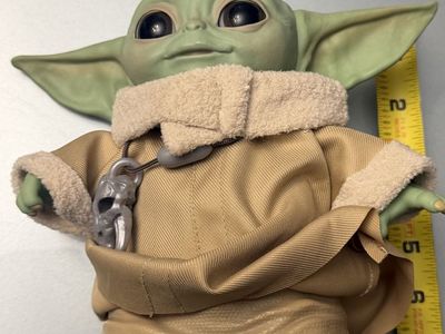 Star Wars The Mandalorian Grogu (The Child) Talking Plush Toy - 7.5" with Satchel Necklace