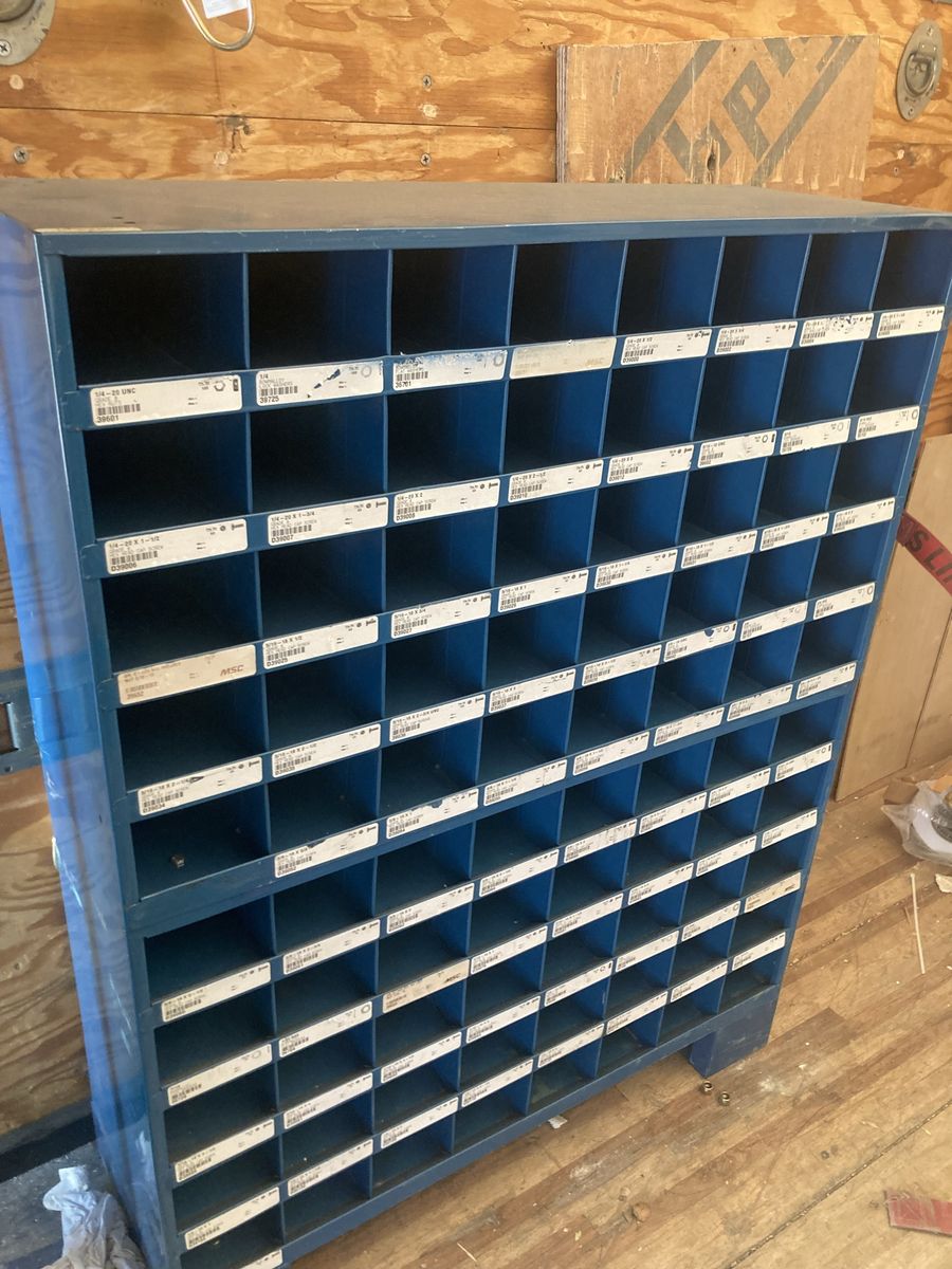 Bolt & nut compartment bin