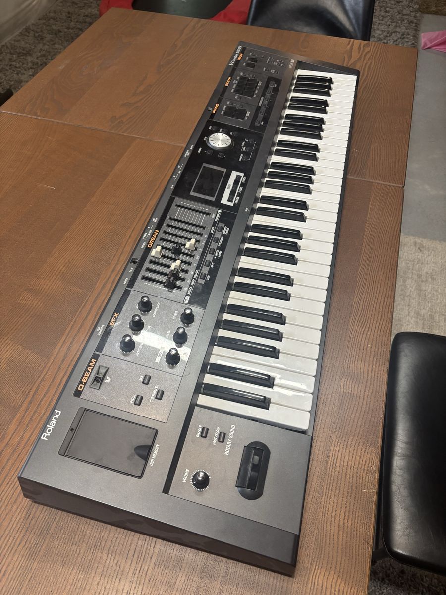 Roland VR-09 V-Combo Keyboard / Organ