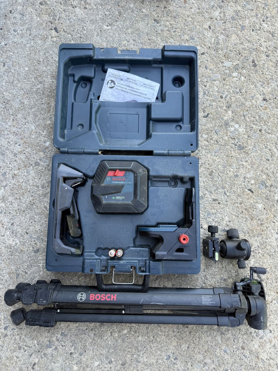 Bosch Laser Level w/ Tripod