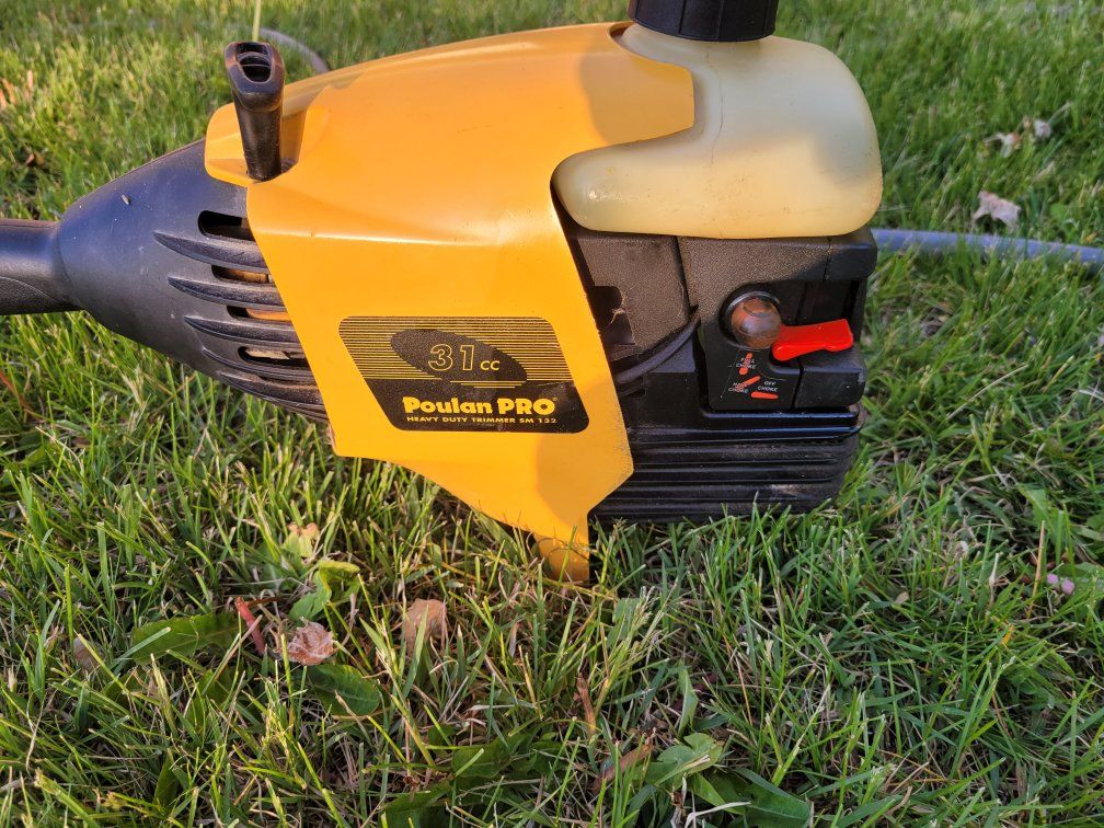 Poulan Pro SM132 31cc Heavy Duty Gas String Trimmer - Used, Good Condition