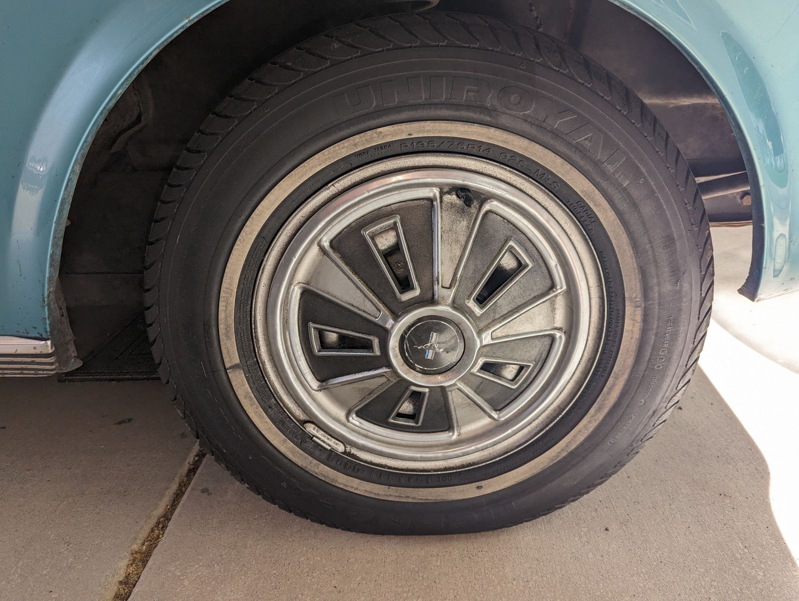 1966 Ford Mustang Wheels Tires Hubcaps & Wire Hubcaps With Spinners