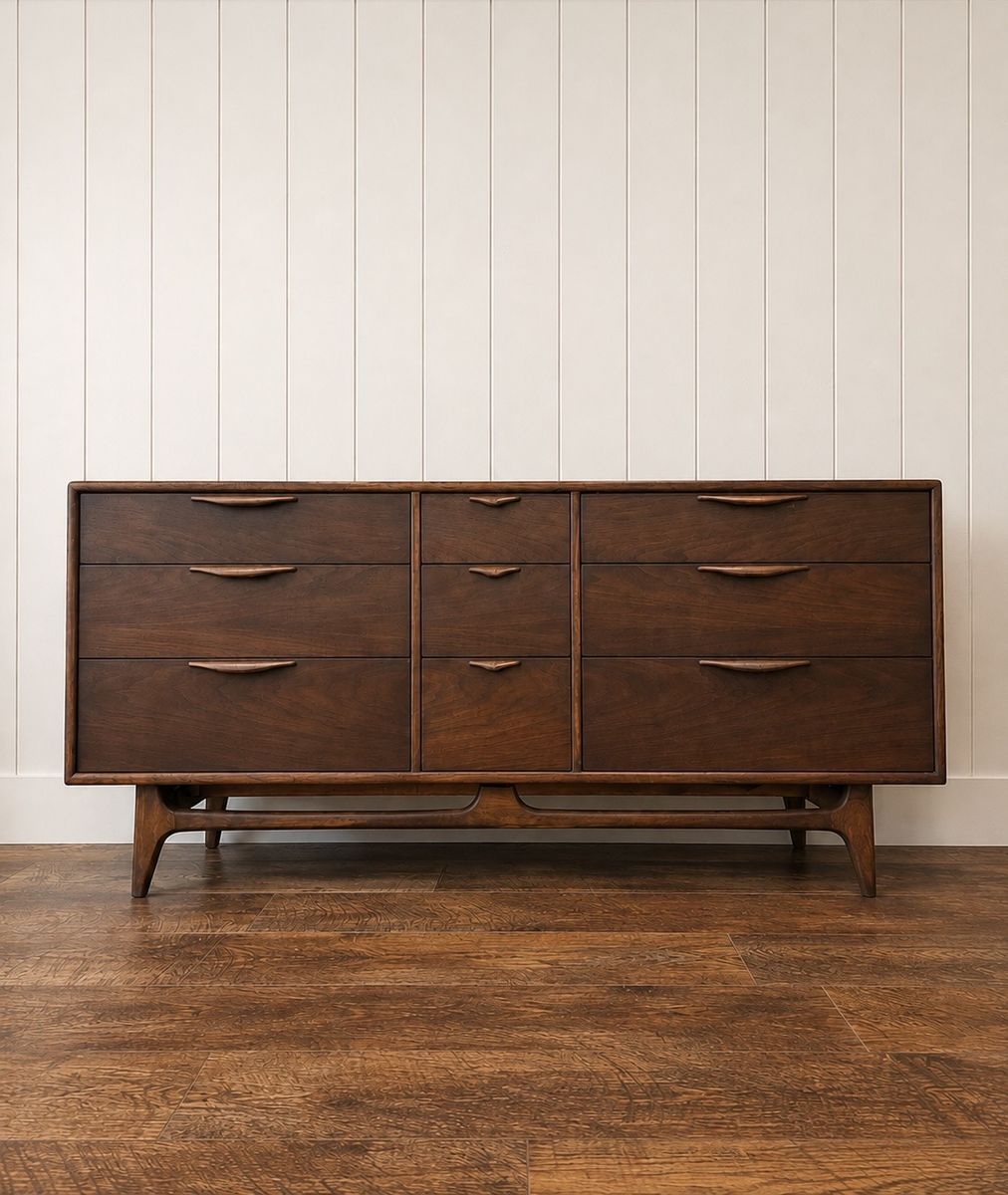 Stunning Vintage Lane Dresser