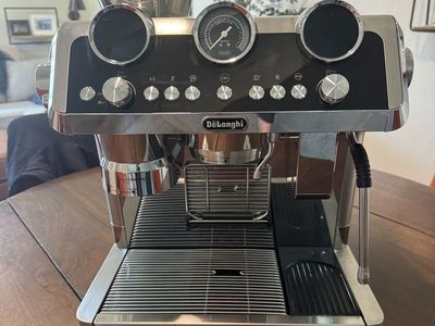 DeLonghi La Specialista Coffee Maker