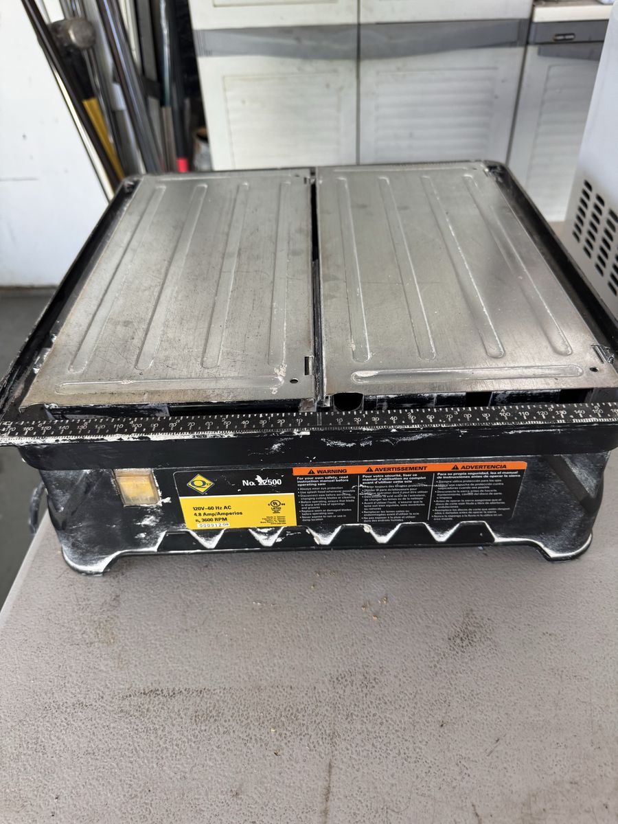 QEP 22500 4.8 Amp/Amperios Wet Tile Saw 3600 RPM - Works Great