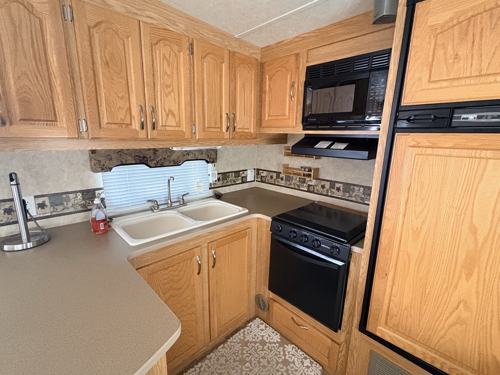 Main image 5