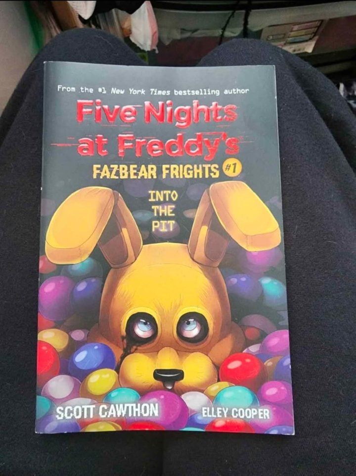 Five Nights at Freddy's: Fazbear Frights #1: Into the Pit by Scott Cawthon & Elley Cooper