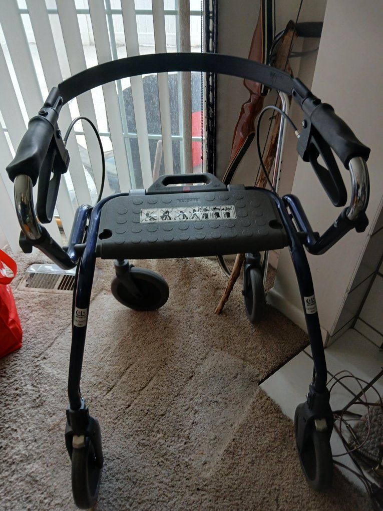 Drive Medical Nitro Rollator Walker with Seat, Blue, Excellent Condition