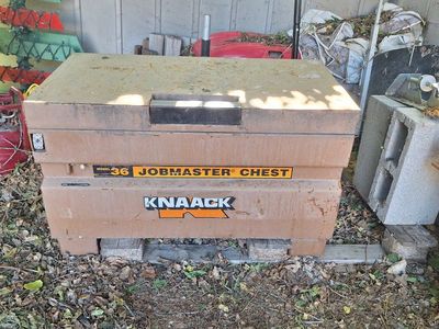 Knaack jobsite chest
