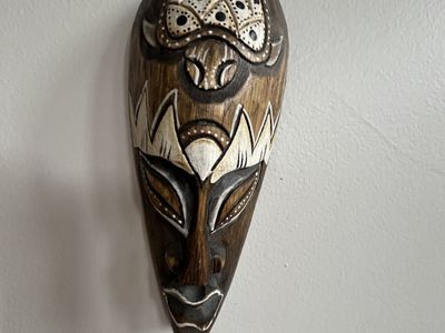 Hand-Carved African Style Wood Wall Mask – Tribal / Boho Décor