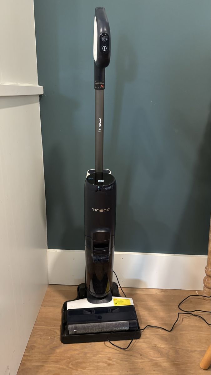 Tineco iFLOOR 3 Breeze Wet Dry Vacuum Cleaner Cordless Hard Floor Washer - Used, Excellent Condition