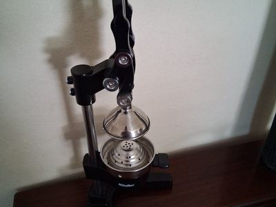 Mueller Manual Citrus Juicer Commercial Grade Black & Silver Hand Press Juicer