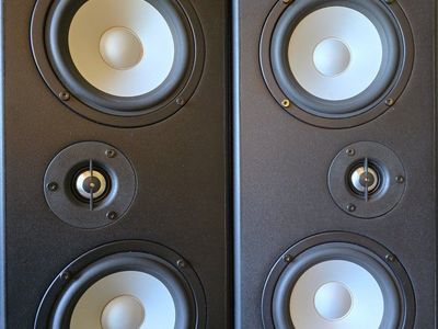 SLC, UT Designed TrueAudio 5.25" CT-55A, pair bbookshelf speakers