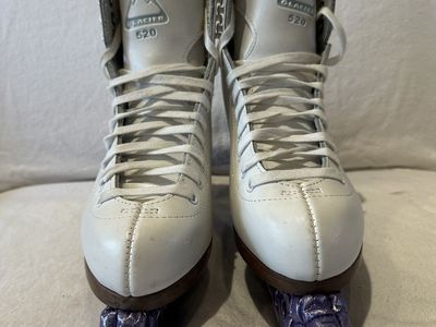 Jackson Glacier 520 Youth 5.5 Wmns7 Figure Skates