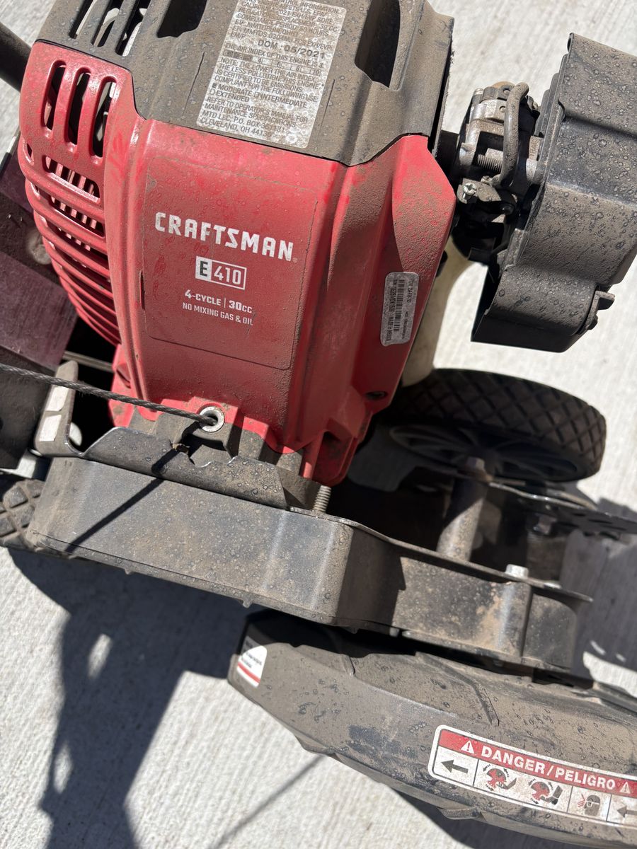 Craftsman E410 4 Cycle edger ( 30CC motor 2 extra blades )